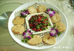 泰椒驴肉夹饼、虾酱蒸鸡蛋烧腩、翡翠白菜卷制作方法